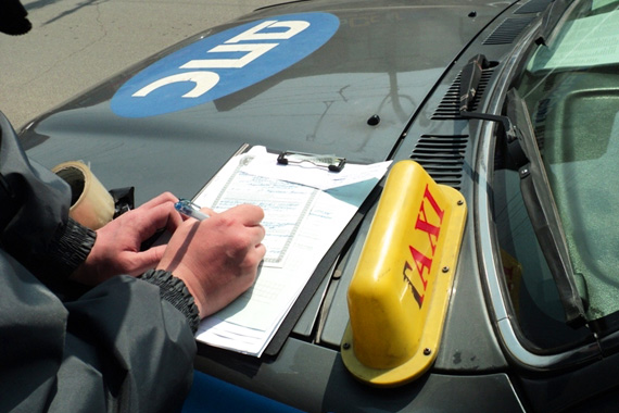 можно ли работать таксистом без лицензии?