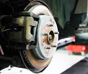 Замена тормозных колодок на передних и задних колесах